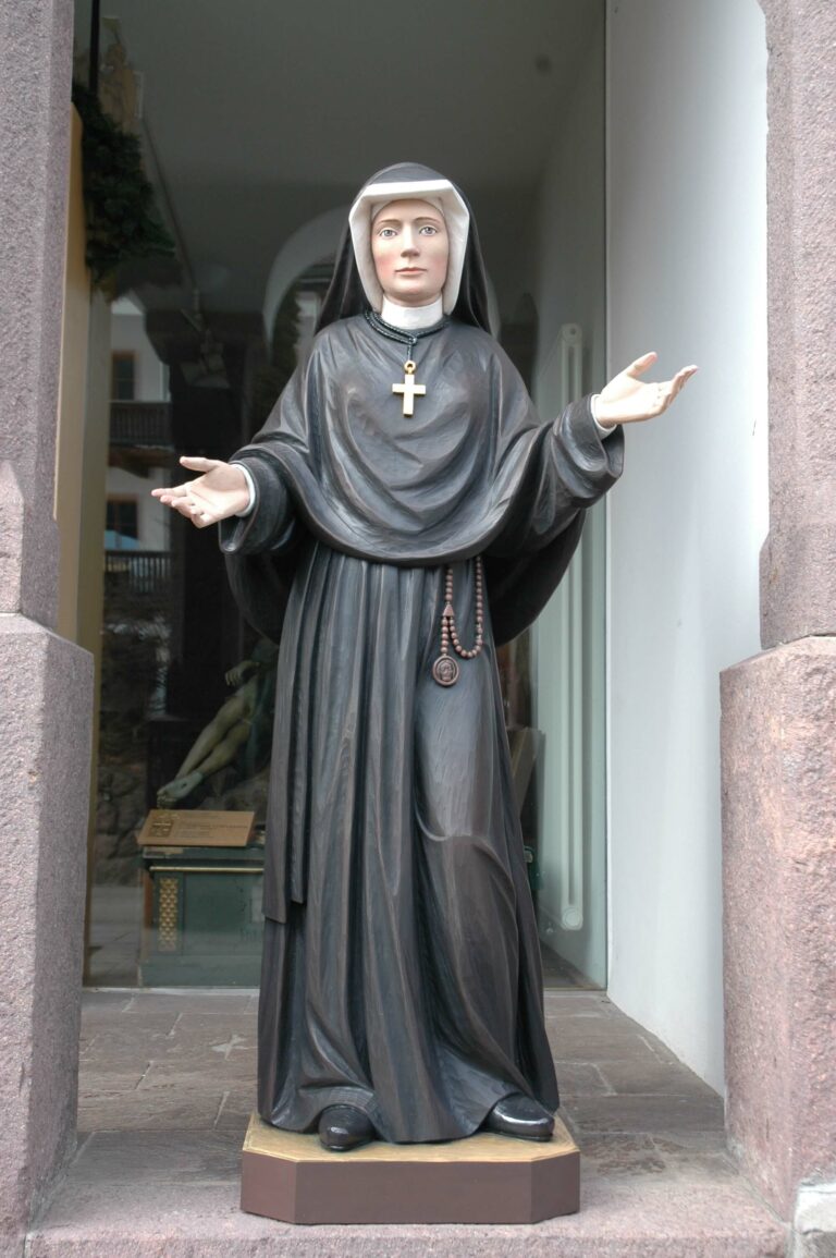 Wooden statue of St.Faustina Kowalska Ferdinand Stuflesser 1875