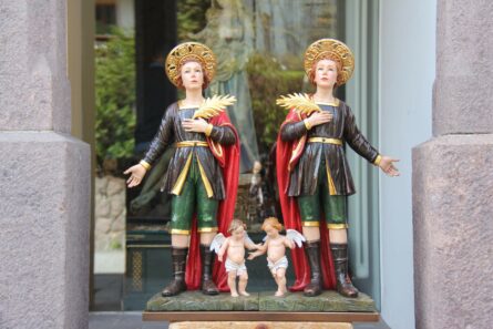 santi-cosimo-cosma-damiano-medici-legno-figure-statue