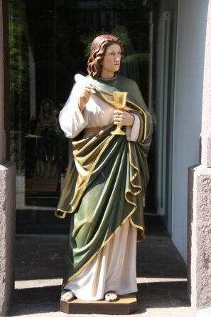 Giovanni l'Evangelista statua dipinta a mano